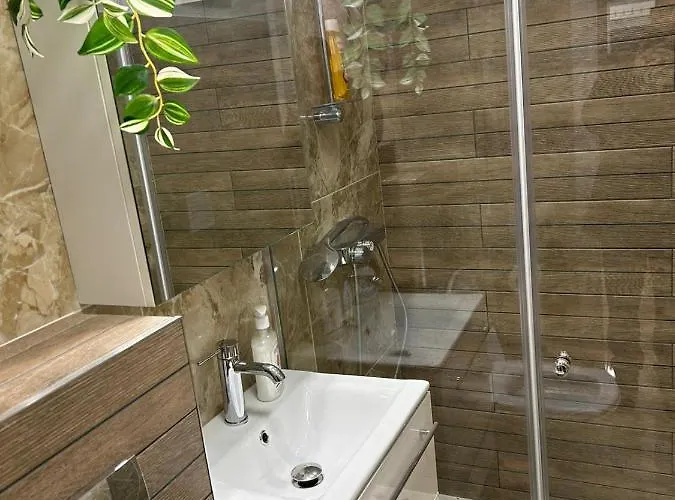 Alex * بوخارست